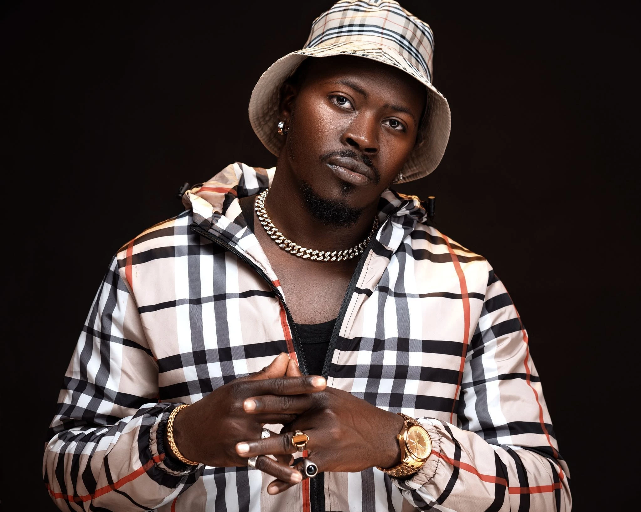 Talented Singer/Rapper "Fenrico" Drops Walayira Music Video